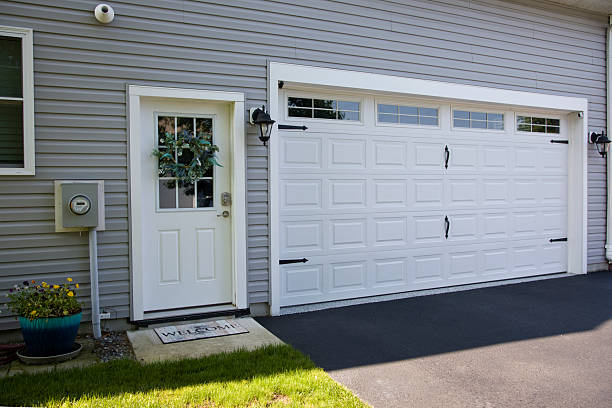24/7 Emergency Garage Door Panel Replacement experts in Dunbar, WV